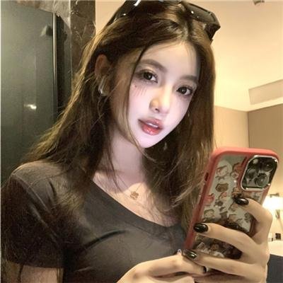 粉红火鹤的神秘凝视封面